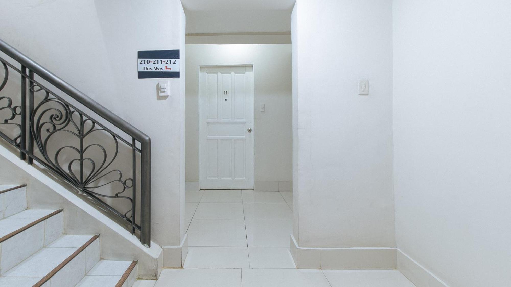 Hotel Reddoorz At Samat Mandaluyong Exterior foto