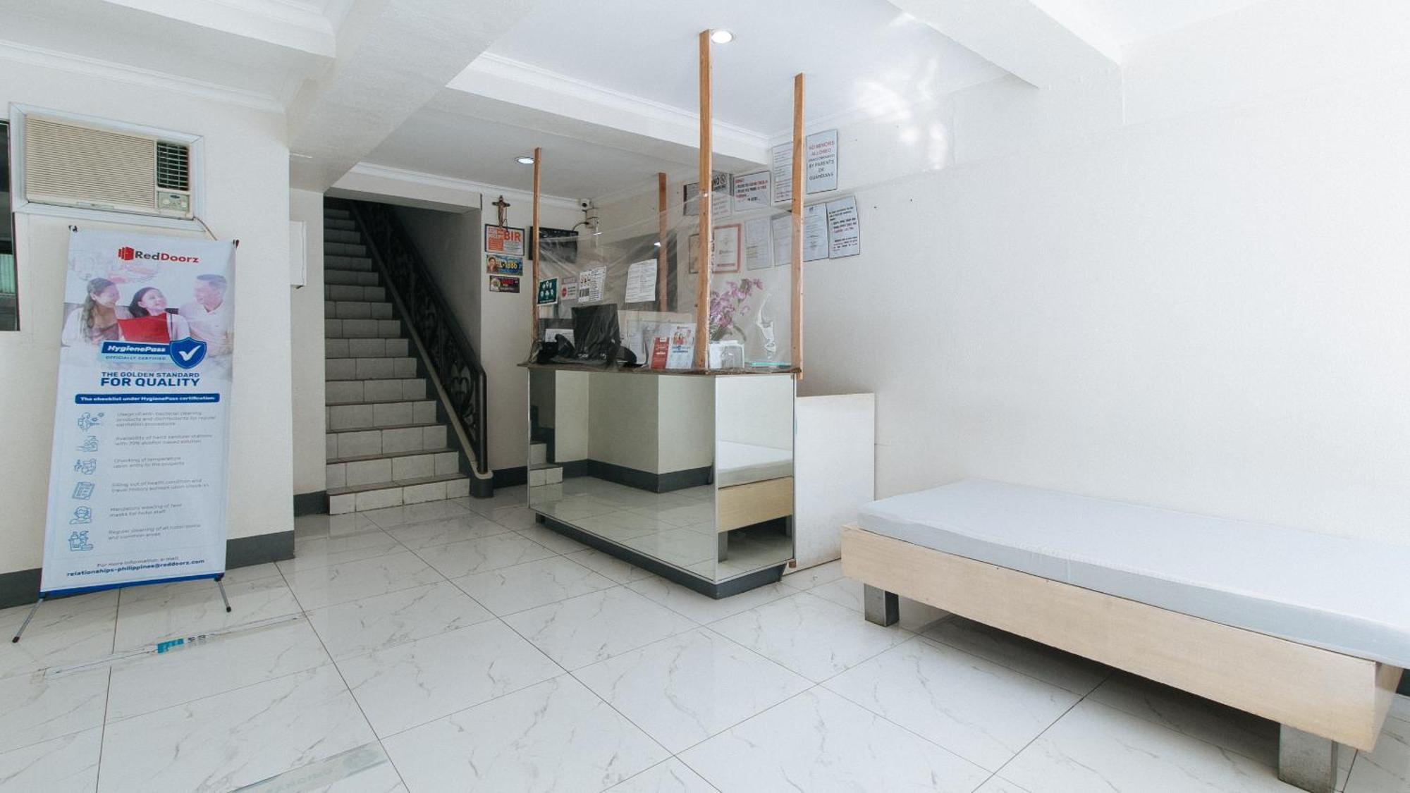 Hotel Reddoorz At Samat Mandaluyong Exterior foto