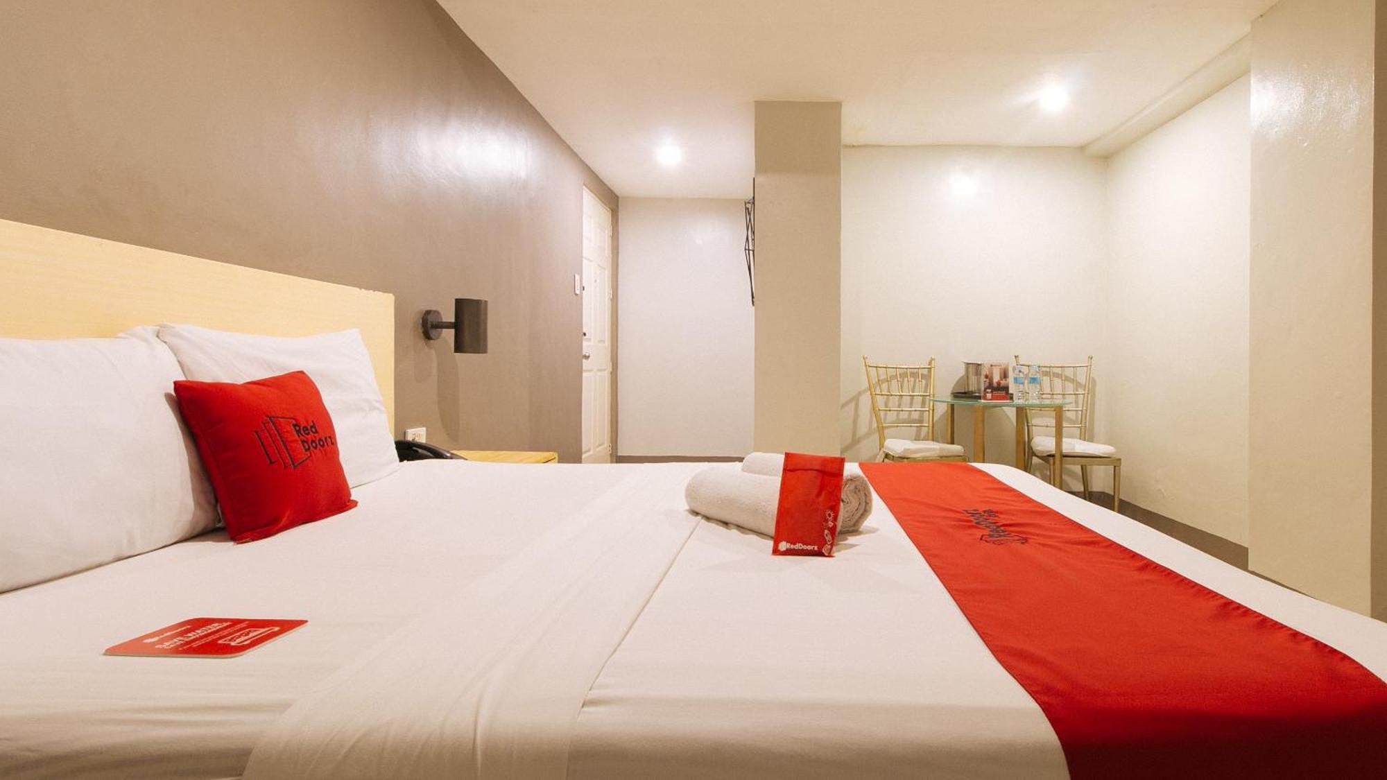 Hotel Reddoorz At Samat Mandaluyong Exterior foto